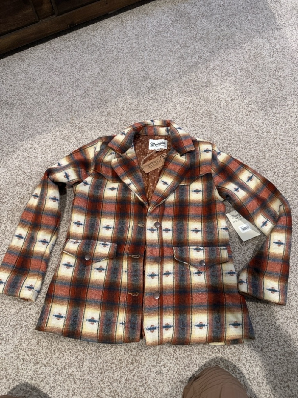 Wrangler retro insulated snap blazer-NWT and sold out! Size Small